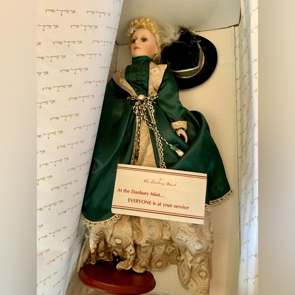 New in box. Elegant Victorian Porcelain Doll in Green and Cream Dress. Stand inc - Picture 8 of 13